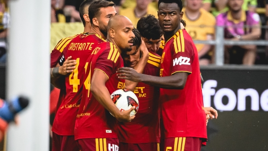 Roma barazon në Dortmund në testin e fundit  Shfaqje e Dybala s  nisje e fortë e më pas rikthimi gjerman