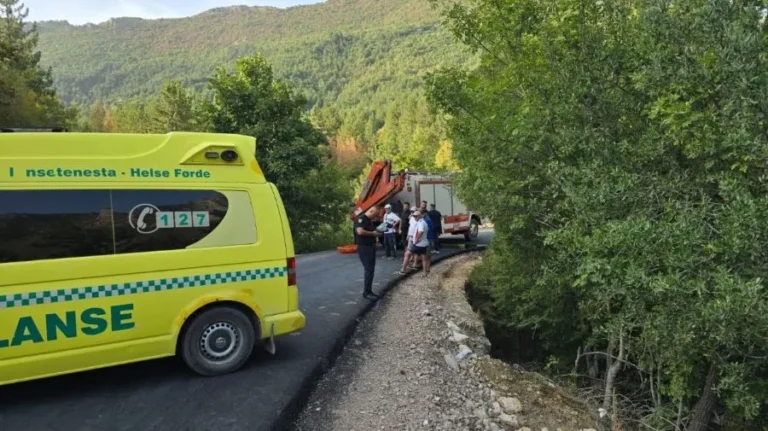 Aksident tragjik në Mirditë, humb jetën 20-vjeçari, dy të lënduar dërgohen me helikopter në Tiranë