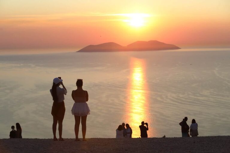 Rama poston fotot nga perëndimi magjik në Vlorë