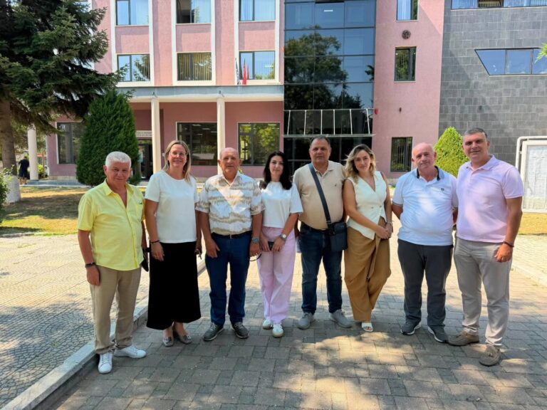 Sekretari i PL-së shkon në Maliq, Blushi: Bashkia nuk mund të shkrihet si një petë larkrori