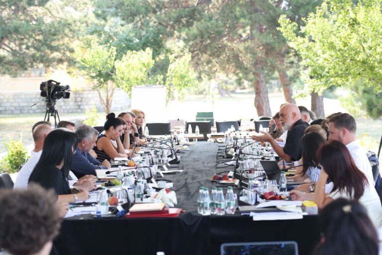”Fiksimi ynë duhet të jetë shqetësimi i çdo qytetari”, Rama: ”Besa” në çdo ministri, koha për reflektim