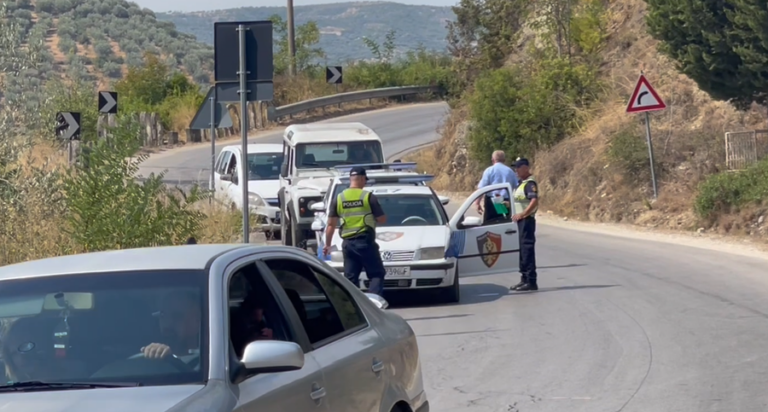 Përplasje në Poliçan, 3 të plagosur