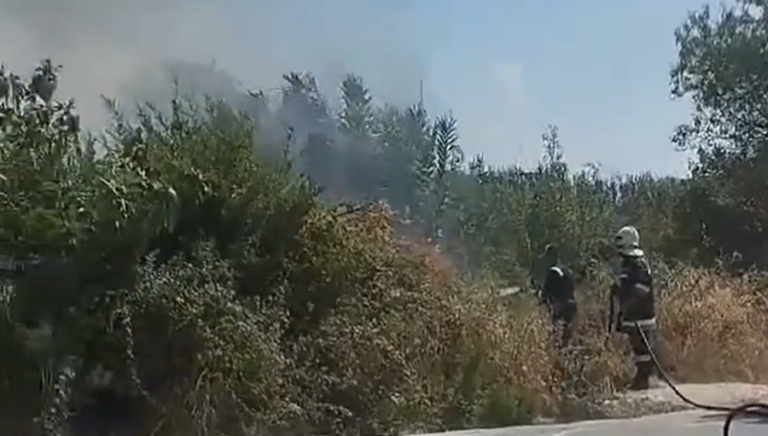 Zjarr i fuqishëm në Pus Mezini, banesat në rrezik