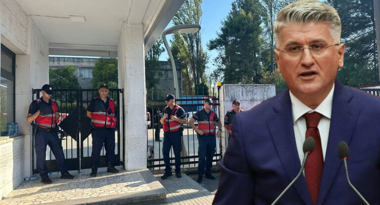 Agron Gjekmarkaj: Çfarë ndodh me demokracinë kur pushteti përpiqet t’i mbyllë gojën medias?