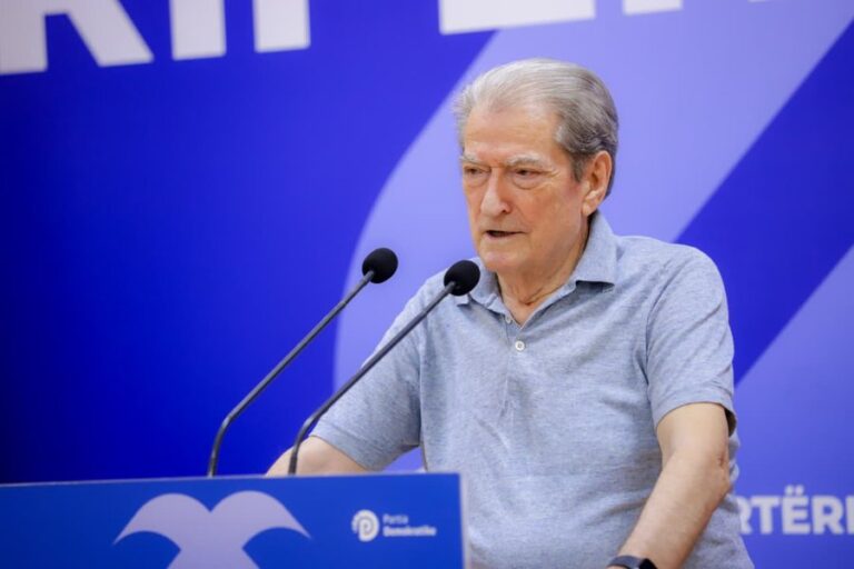 ”Kërcënimi i urisë, alarmi më i madh”, Berisha: Shqipëria ka nevojë urgjente për vendosjen e minimumit jetik