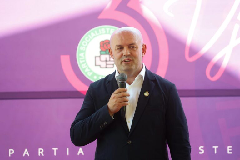 Kryebashkiaku Disha fton qytetarët e Librazhdit në konsultim për ndarjen administrativo-territoriale