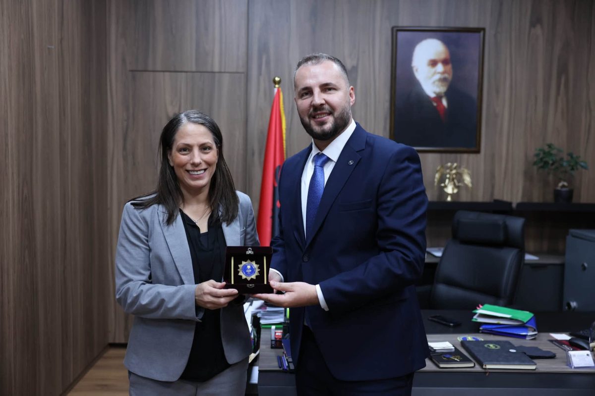 amp-vijon-bashkepunimin-me-shba-drejtori-qose-pret-keshilltaren-e-fbi-se-prane-spak