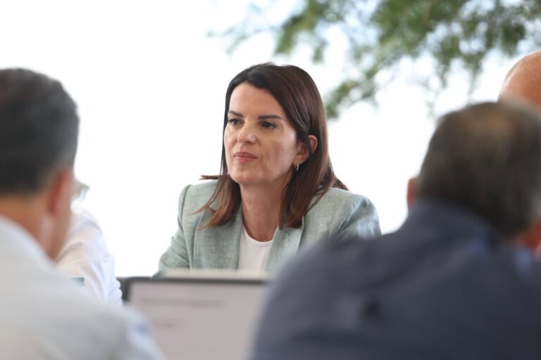 Zv/kryeministrja Koçiu: Fokusi kryesor i qeverisë nis me strehimin për çiftet dhe familjet e reja