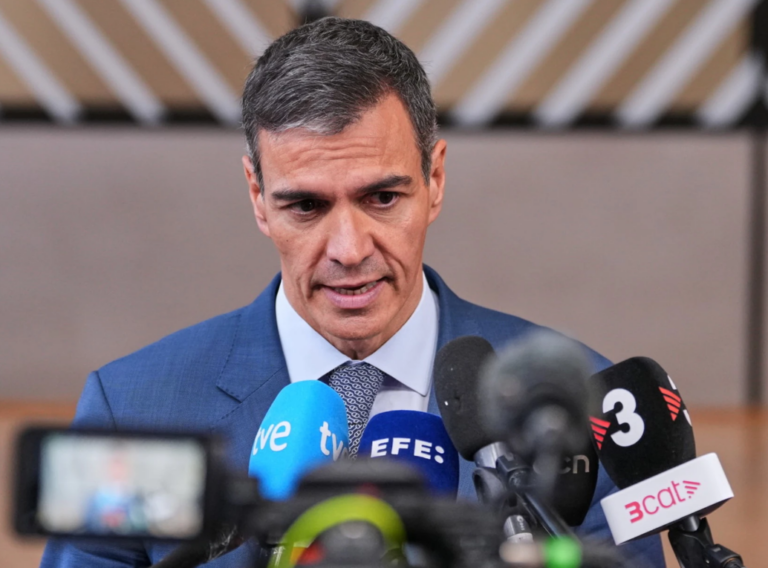 Spanja i vendos ultimatum Italisë: Hapni kufijtë ose përballuni me masa