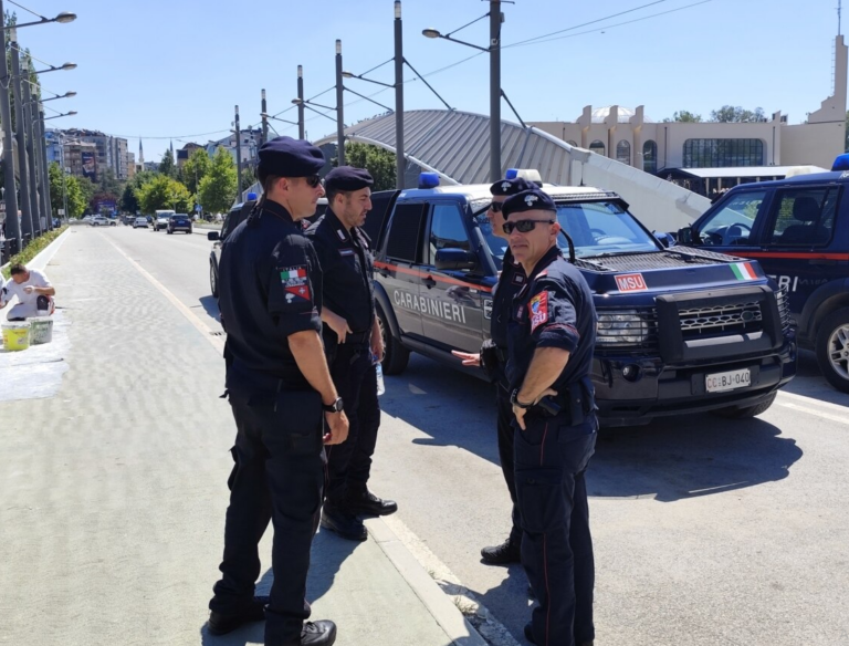 KFOR tërhiqet nga veriu, Manastiri i Deçanit dhe Ura e Ibrit në duart e policisë kosovare