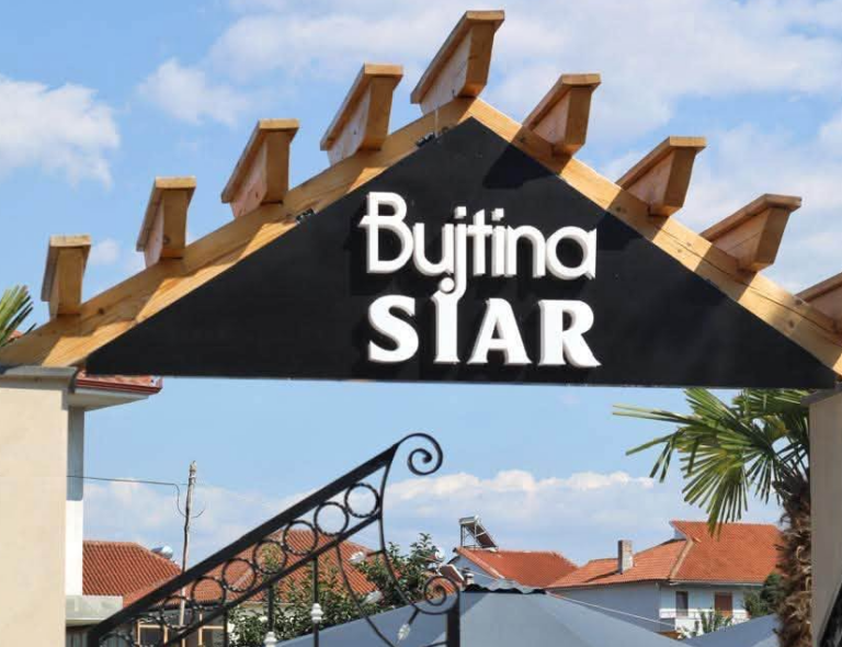 FOTO/ Rama promovon bujtinën SIAR në Pogradec: Natyra, qetësia dhe mikpritja shqiptare