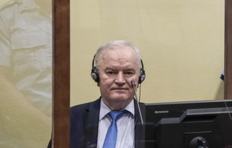 Shuhet ”Kasapi i Bosnjës”, Ratko Mladić i dënuar për gjenocidin në Srebrenicë