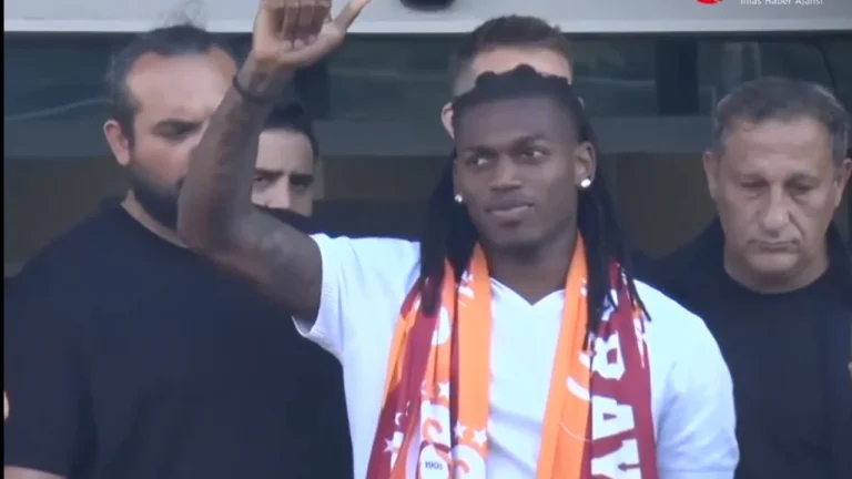 Leão nis aventurën te Galatasaray, tifozët e mirëpresin në mënyrë madhështore