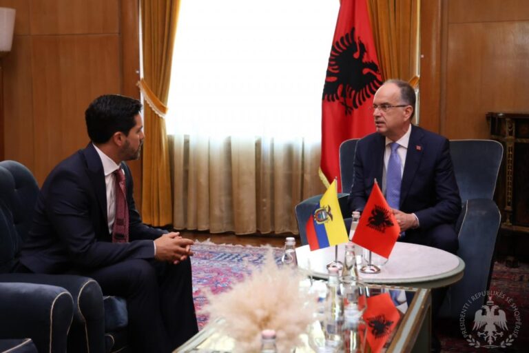 Presidenti Begaj pret ambasadorin e Ekuadorit: Njohja e Kosovës do të ishte kontribut për paqen në Ballkan