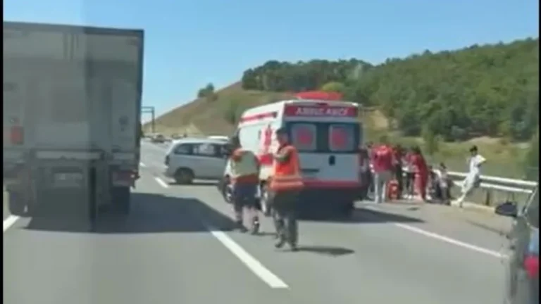 Aksident i rëndë në Kosovë pranë kufirit me Shqipërinë, 7 të plagosur
