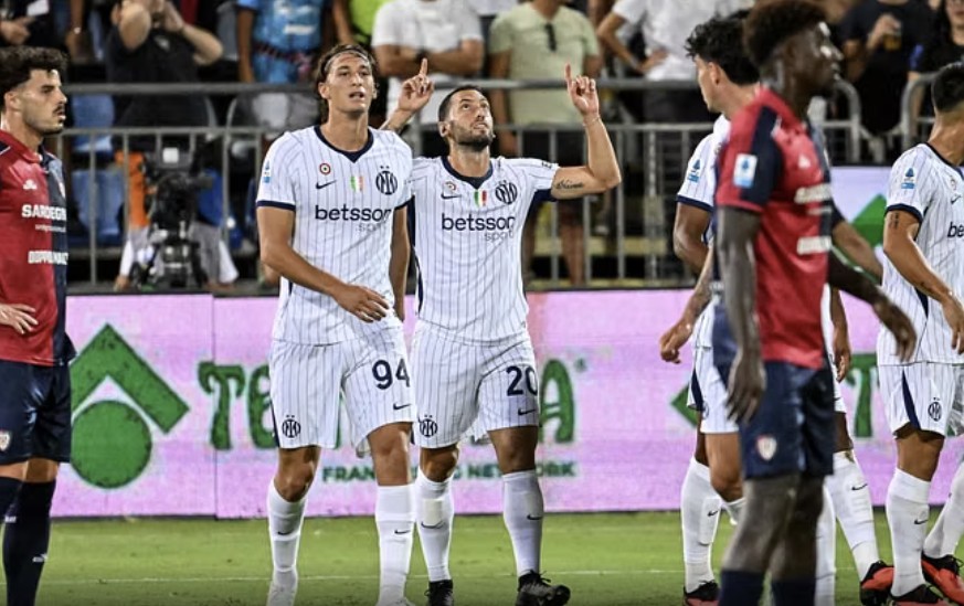 interi-fiton-me-vuajtje-ndaj-cagliarit-vendos-nje-gol-i-calhanoglu