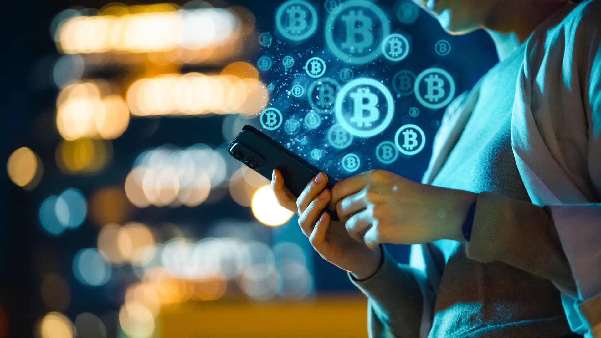 rritje-11-e-bitcoin-ne-dy-dite-me-trump-dhe-drejtuesit-e-industrise-se-kriptos-qe-shtyjne-per-aktin-e-qartesise