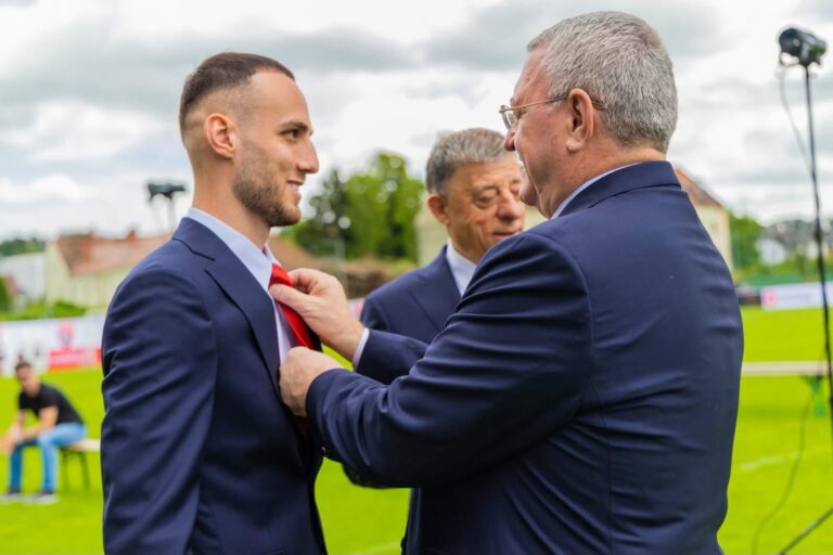 Duka uron Mario Mitajn për transferimin te Genoa: Do na përfaqësojë me dinjitet në Seria A!