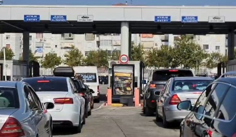 Fluks në Portin e Durrësit, afro 350 mijë pasagjerë udhëtuan në shtatë muajt e parë të vitit 2026