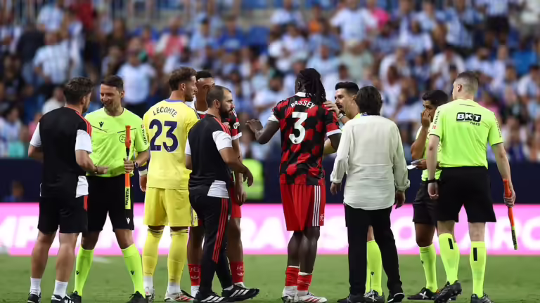 Fulham refuzon të godasë penalltitë në miqësore, shkak u bë … avioni