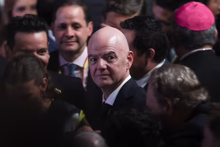 Përplasje e fortë me FIFA-n/ UEFA, CONCACAF dhe AFC kritikojnë Infantinon: Futbolli nuk i përket askujt!