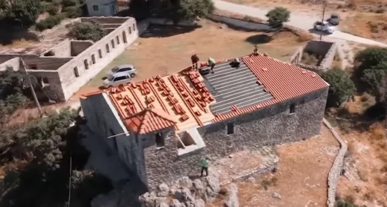 Një vit pas zjarrit, kisha e Leklit në Tepelenë drejt përfundimit të restaurimit