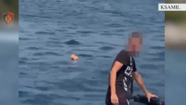 Jet Ski jashtë perimetrit të sigurisë në Ksamil, drejtuesi gjobitet me 500 mijë lekë
