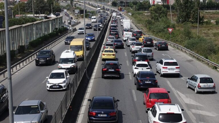 BB: 91% e makinave në Shqipëri janë mbi 10-vjeçare