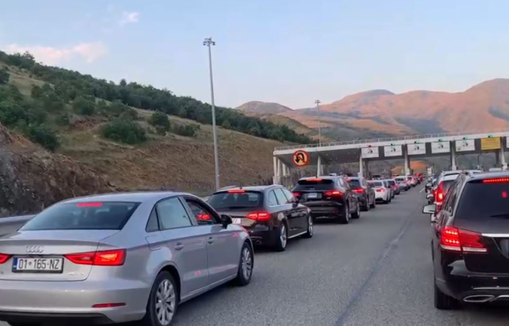 Fluks i shtuar mjetesh në Morinë  për 12 orë mbi 41 mijë hyrje