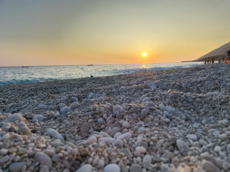 Gushti nis me temperatura të larta, ja si parashikohet moti për këtë të shtunë