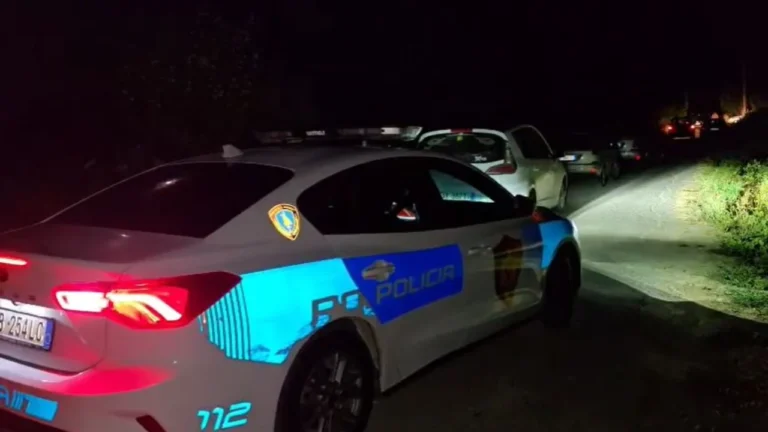 Të shtëna me armë në Lezhë, shoferi i “Audi”-t qëllon drejt një automjeti dhe largohet