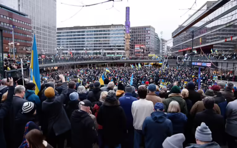 Mbi 10 mijë persona protestojnë në Stokholm për klimën, pak javë para zgjedhjeve