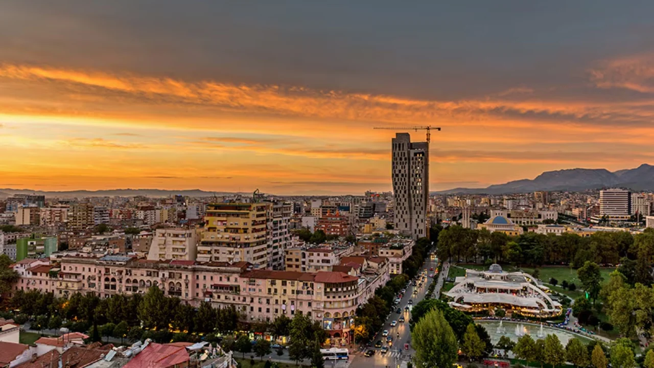 Shqiptarët dhe të huajt vijojnë të investojnë në banesa  por tregu nuk është më i njëjtë