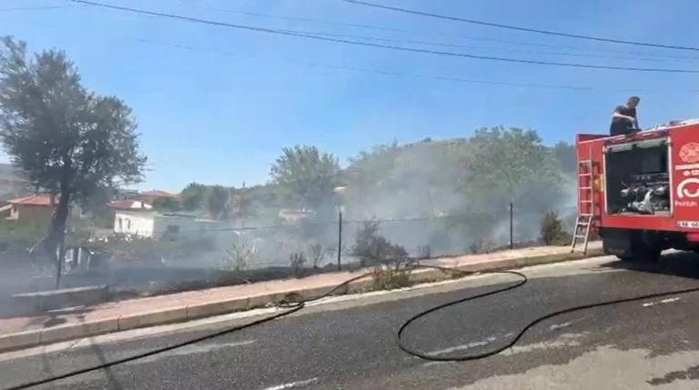 Zjarr i përmasave të mëdha në Lezhë, flakët rrezikojnë banesat pranë Spitalit