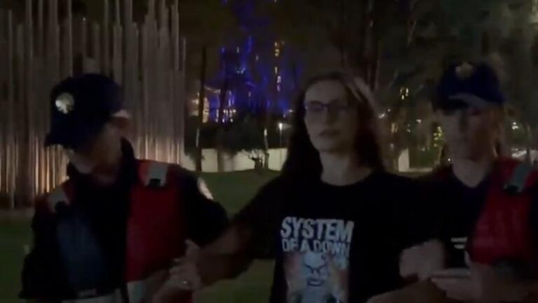 Shoqërohet në mes të protestës, Arvina Lleshi: Po qëndroja në një shkurre, më morën edhe celularin