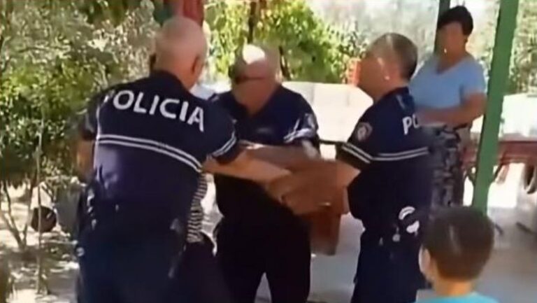 Akuza për dhunë gjatë shoqërimit të një qytetari në Kuçovë, drejtori Hita pezullon 3 efektivët e Policisë