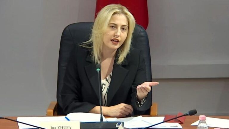 Skandali në SHISH, Ina Zhupa: Rama ka hallin e bisedave që mund të dalin, bëri monolog në Rinas