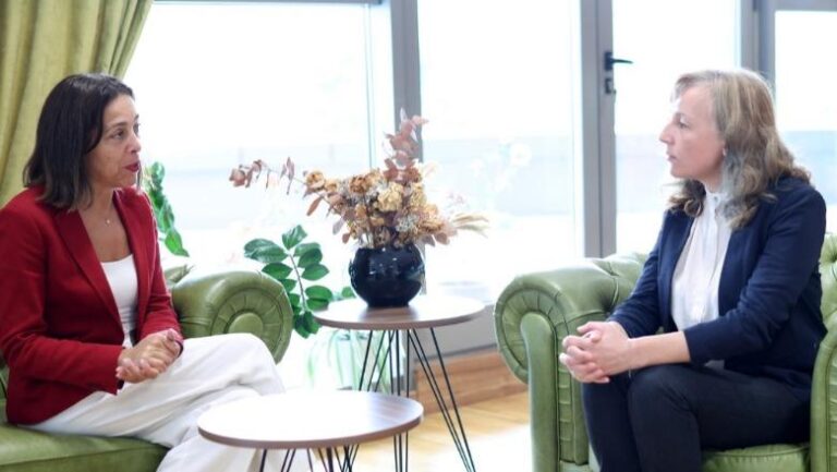 Ambasadorja e BE-së takohet me kreun e KLP-së: Drejtësia e fortë, kusht për të ardhmen e Shqipërisë në BE