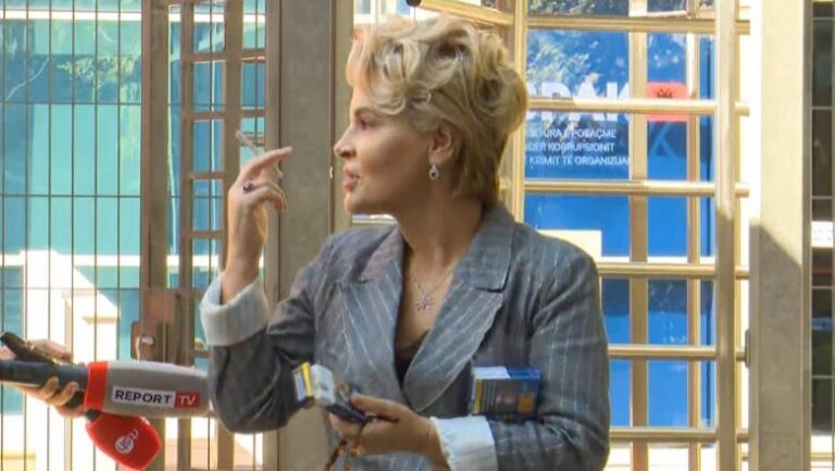 Kryemadhi del me stekë cigaresh nga SPAK: Hyseni fiku radarët për një rrahje zemre