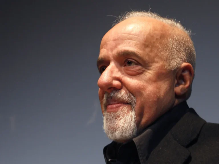Paulo Coelho, filozofia e një shkrimtari që flet me shpirtin dhe kumton se dashuria është shëlbim dhe jeta një udhëtim drejt vetvetes