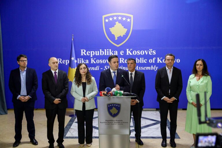Përplasjet në LDK për Presidentin, Abdixhiku kritikon 6 deputetët: Për çfarë po rrahin gjoks, çfarë paskan shpëtuar?