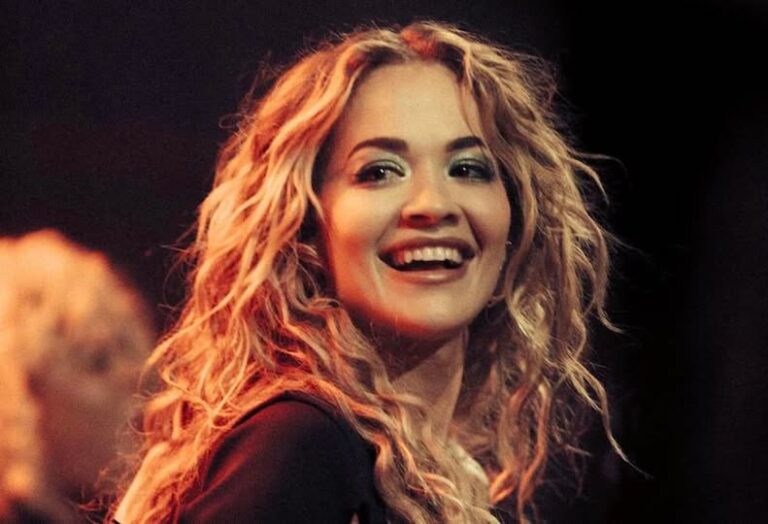 Nga ëndrrat e izoluara te skenat gjigande botërore, një udhëtim me muzikën e Rita Orës
