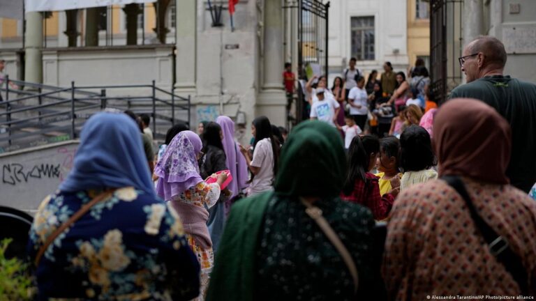 Italia miraton dekretin: Ndalohen mbulesat e fytyrës në shkolla, kufizime për nxënësit e huaj