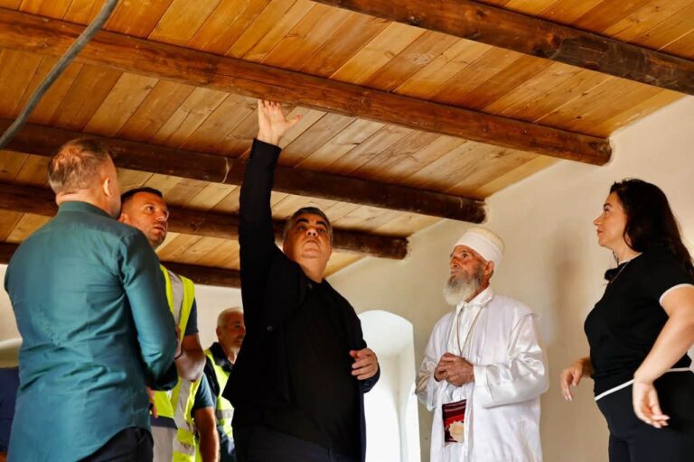 Restaurohet Teqeja e Koshtanit në Memaliaj, ministri Gonxhja: Mbart vlerat e traditës bektashiane, kontribut i çmuar për arsimin shqip