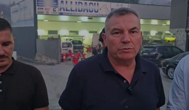 Flakët në Fier vijojnë të mbeten problematike, Çako: Të ndëshkohen maksimalisht njerëzit që ndezin zjarre