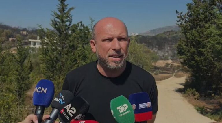 Zjarri në Himarë, nënkryetari i Bashkisë: Evakuuam 30 persona, dëmet janë të konsiderueshme