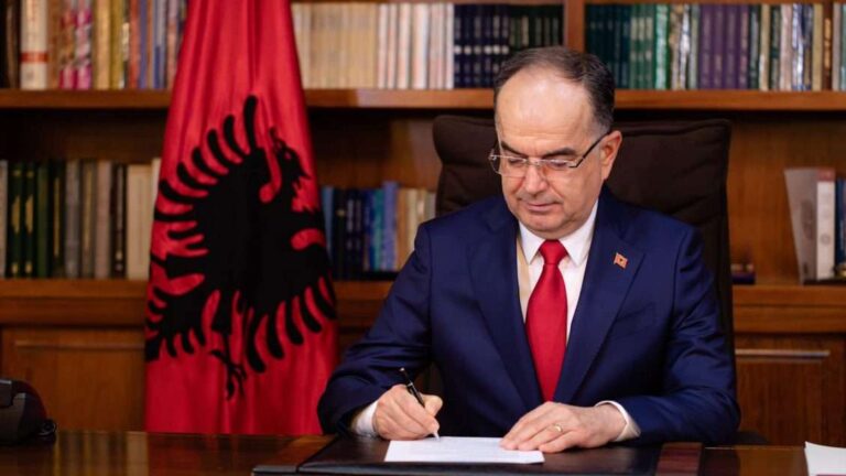 Presidenti i Republikës, Bajram Begaj dekreton emërimin e Klodiana Spahiut në krye të Ministrisë së Shëndetësisë