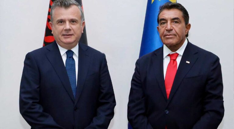 Balla pret në Kuvend të dërguarin e Trump: Shqipëria aktor stabiliteti në rajon dhe aleat i besueshëm në NATO