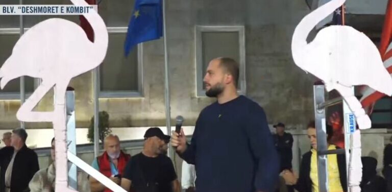 122 ditë protestë, Lika-SPAK-ut: Dorëzo në Kuvend kërkesën për imunitetin e Ballukut. Nuk ikim nga sheshi pa largimin e Ramës