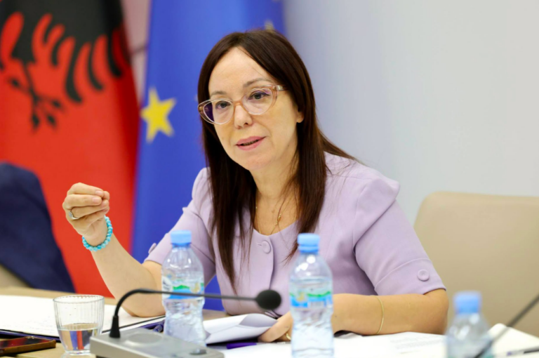 Reagon ministrja e Shëndetsisë, Spahiu pas statusit të Gazmend Bardhit